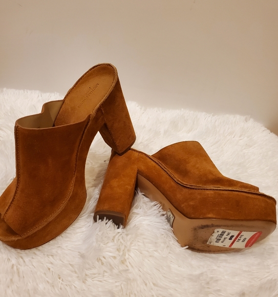 Shoes - Picture 1 of 5
